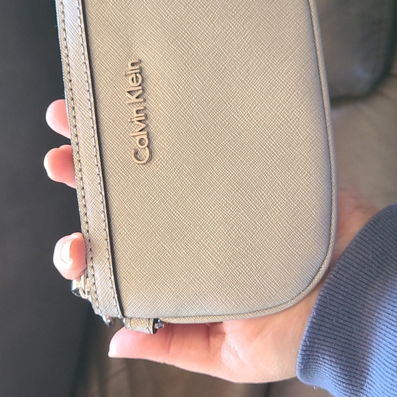 Calvin Klein Wristlet - Picture 9 of 9